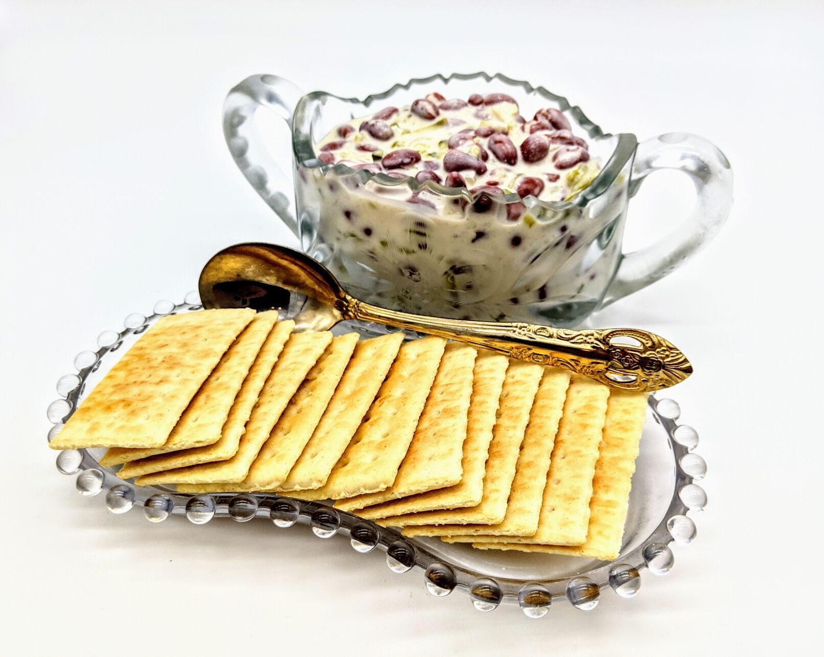 kidney bean dip with a side of crackers